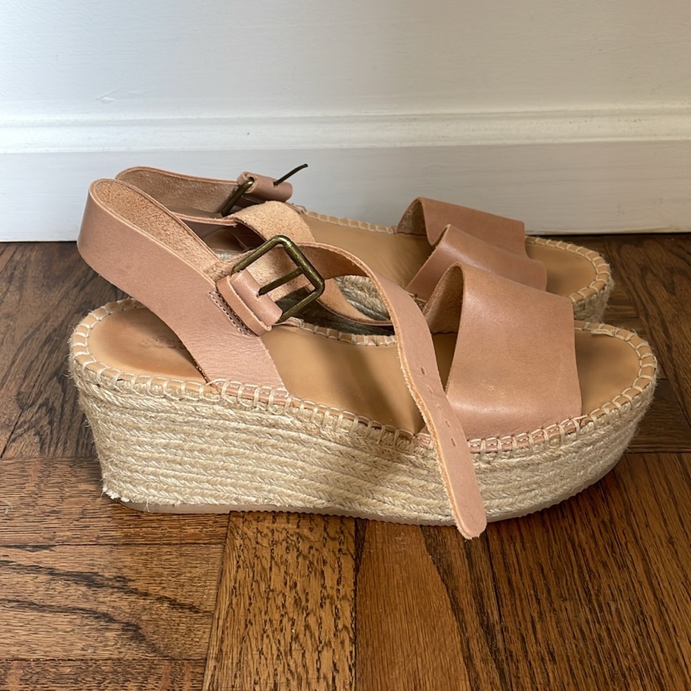 Soludos platform sandals. Nude leather. Size US 8.5